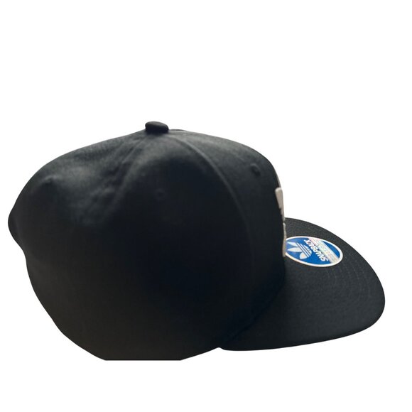 Adidas Snapback Hat Black White Green Undervisor Adjustable Cap - Picture 6 of 7